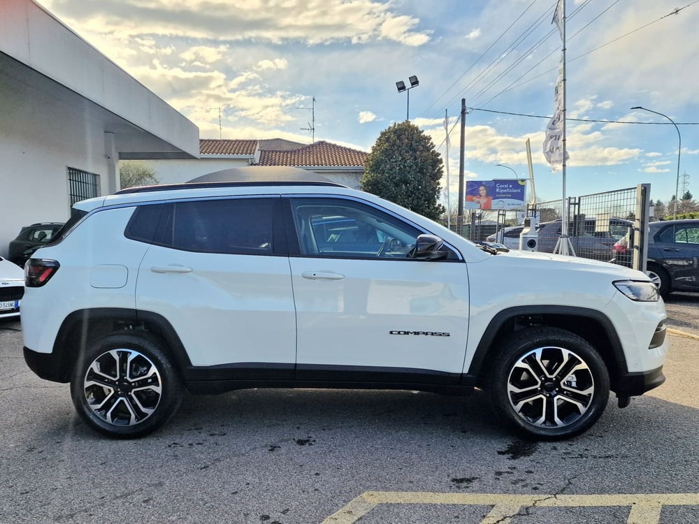 Jeep Compass nuova a Varese (4)