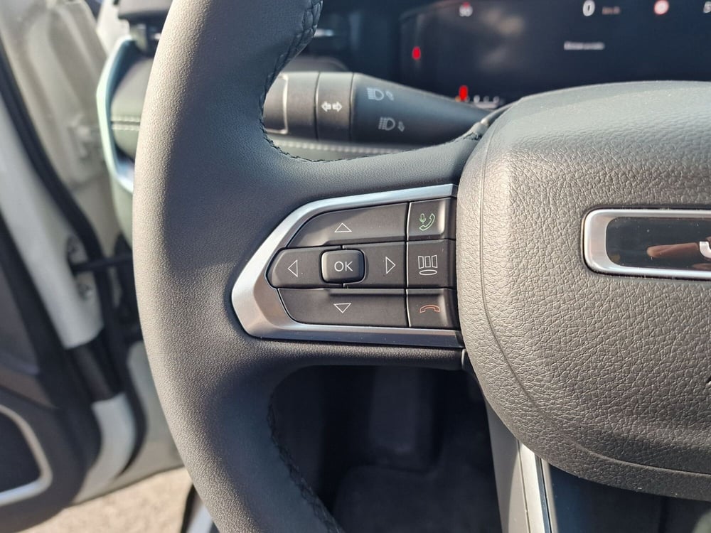 Jeep Compass nuova a Varese (20)