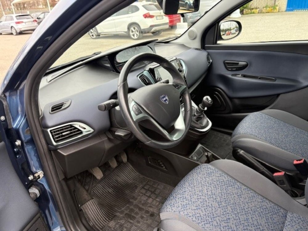 Lancia Ypsilon usata a Varese (14)