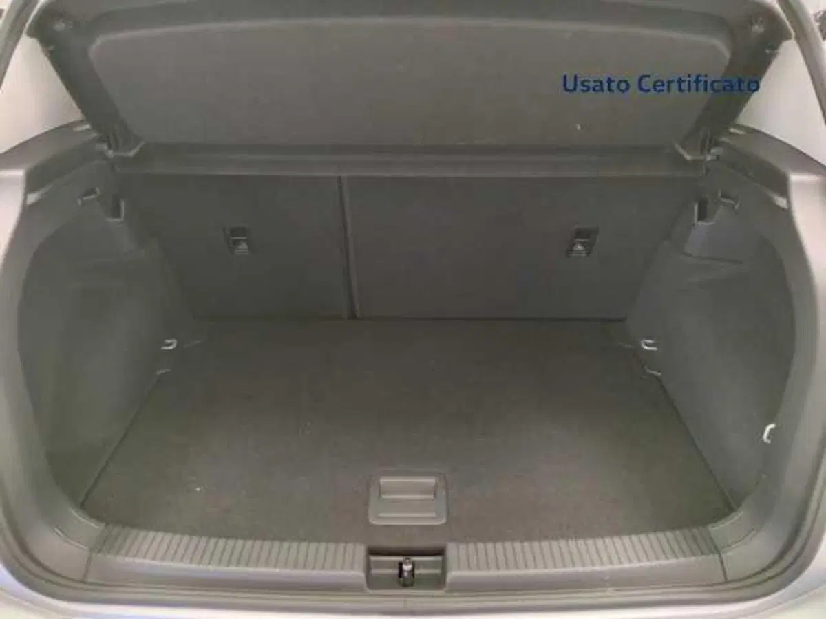 Volkswagen T-Cross usata a Avellino (8)