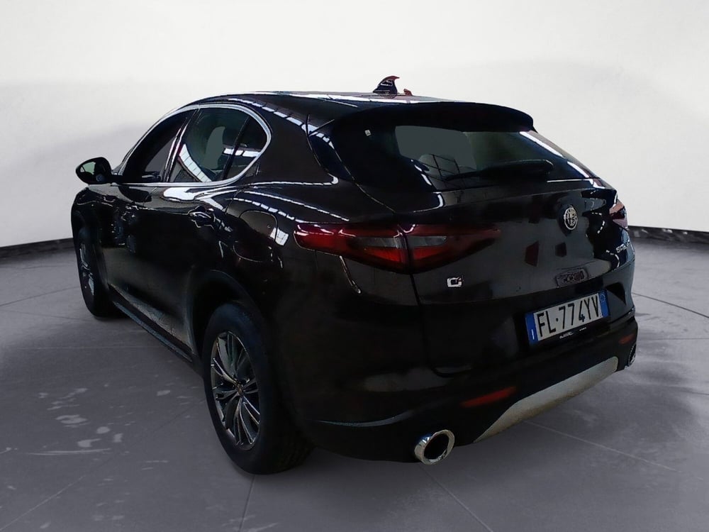 Alfa Romeo Stelvio usata a Lecce (6)