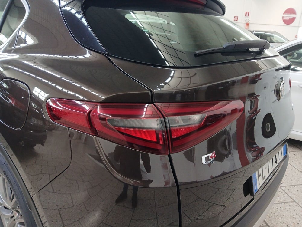 Alfa Romeo Stelvio usata a Lecce (8)