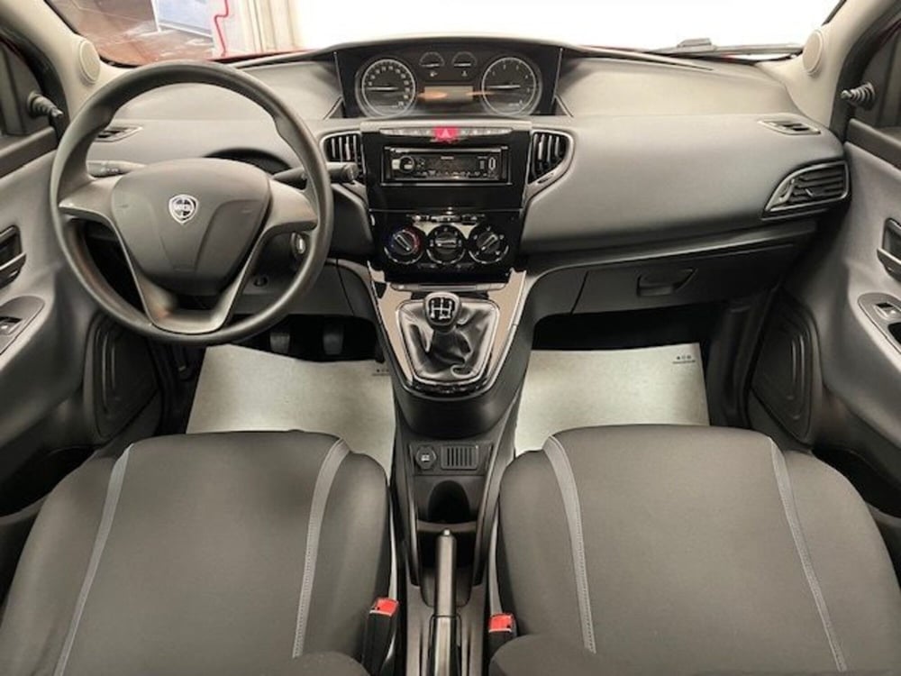 Lancia Ypsilon usata a Alessandria (6)