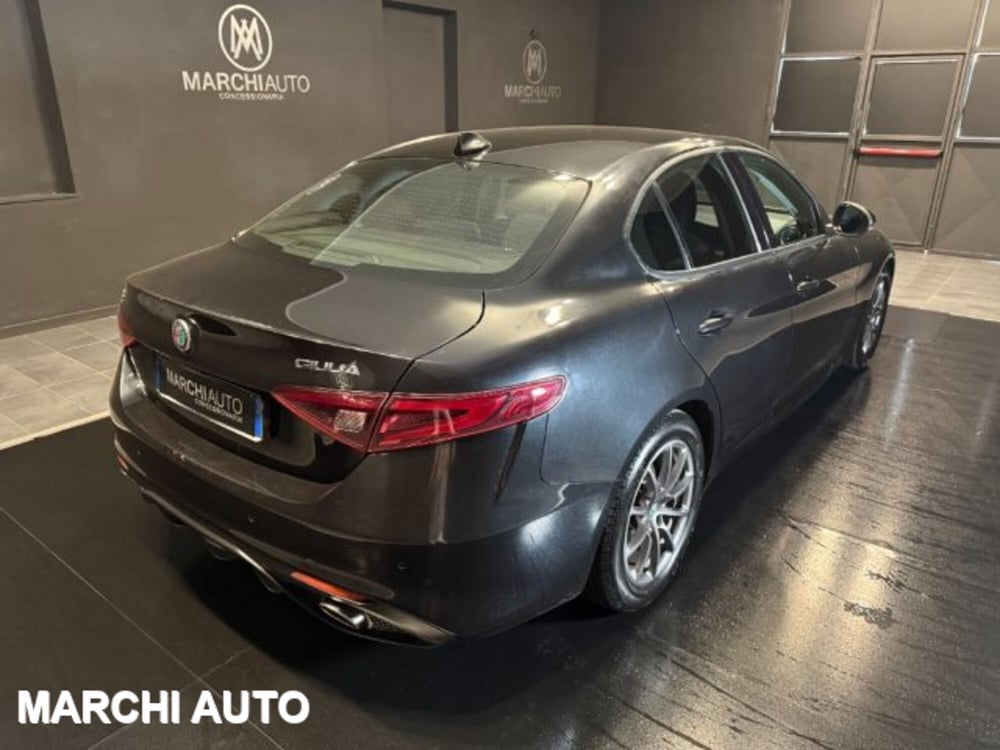 Alfa Romeo Giulia usata a Perugia (5)