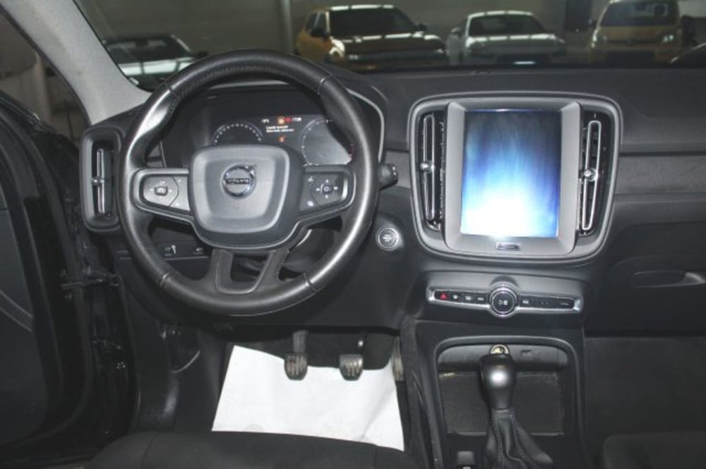 Volvo XC40 usata a Terni (11)