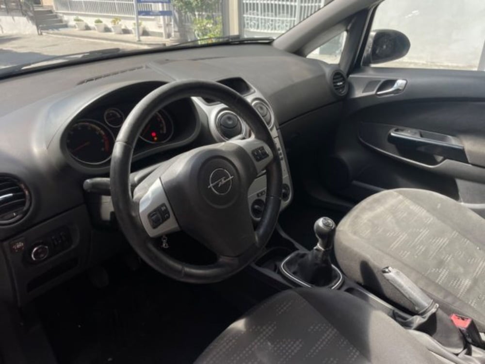 Opel Corsa usata a Napoli (15)