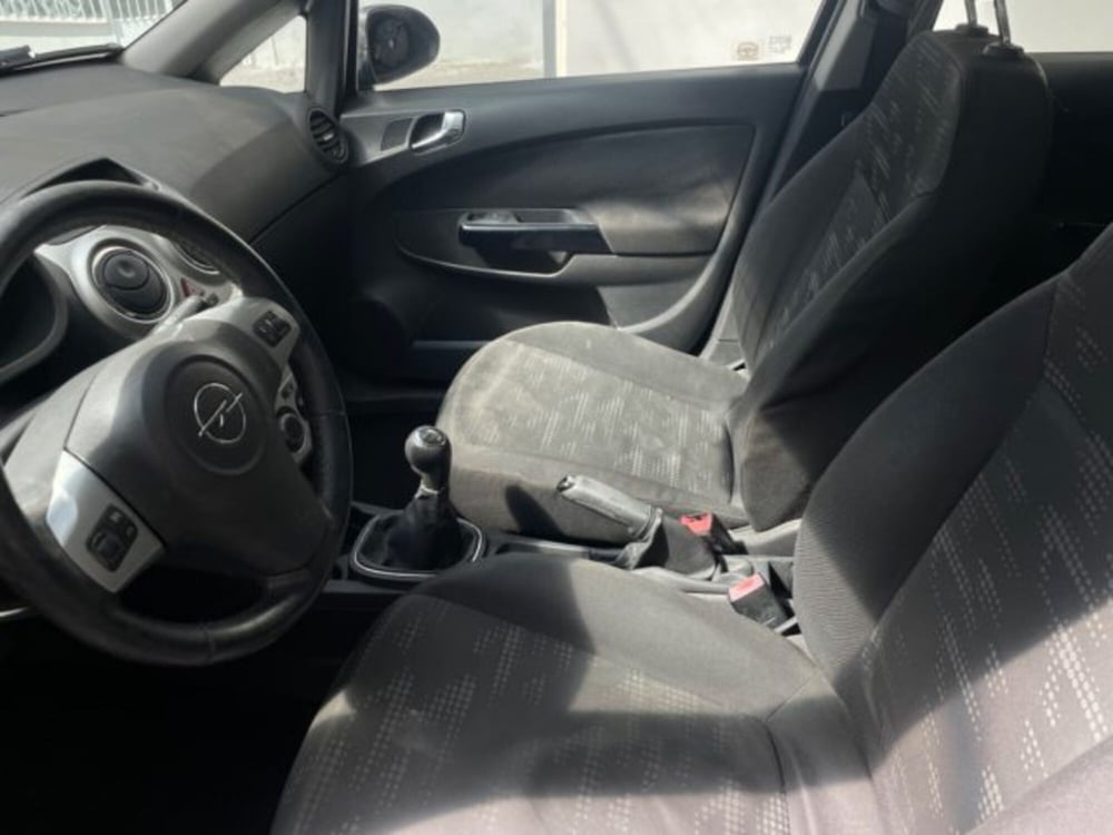 Opel Corsa usata a Napoli (16)