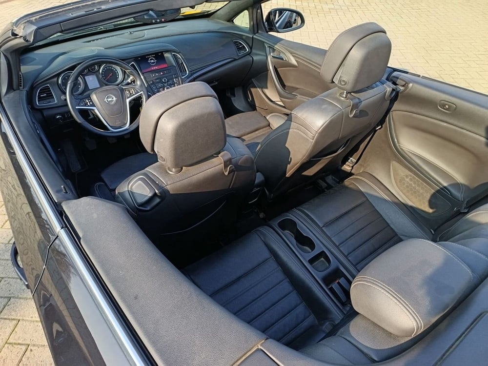 Opel Cascada usata a Alessandria (9)