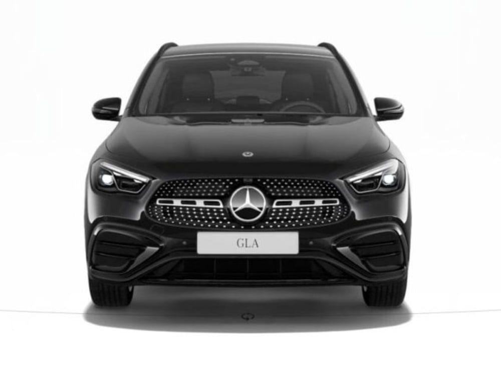 Mercedes-Benz GLA SUV nuova a Verona (3)