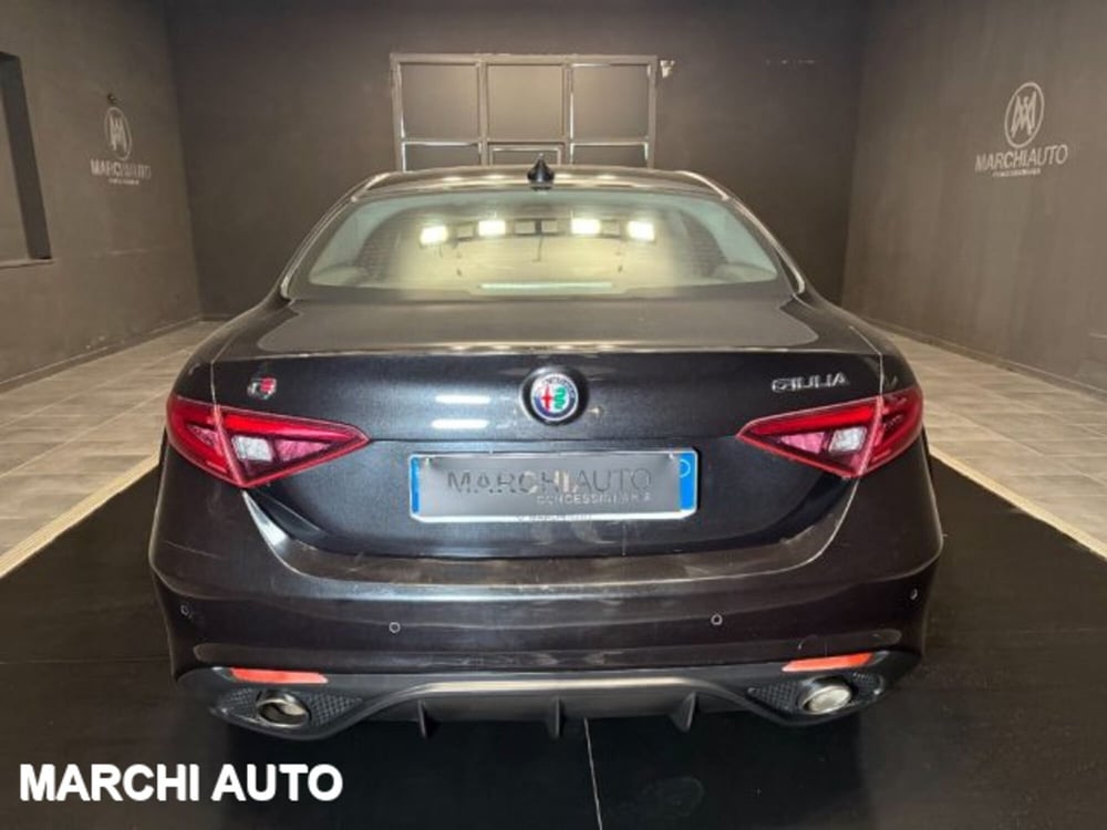 Alfa Romeo Giulia usata a Perugia (6)