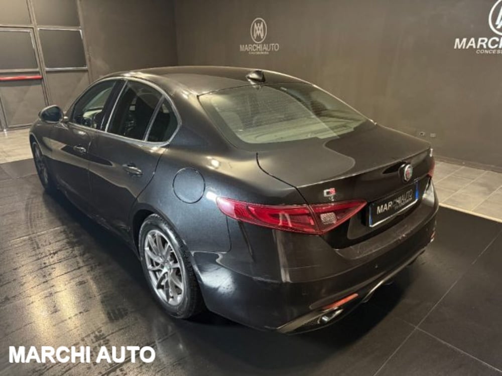 Alfa Romeo Giulia usata a Perugia (7)