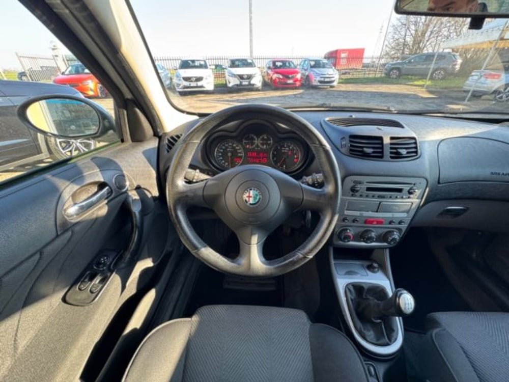 Alfa Romeo 147 usata a Milano (8)