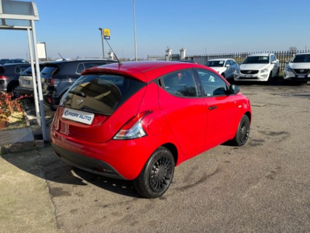 Lancia Ypsilon usata a Milano (2)