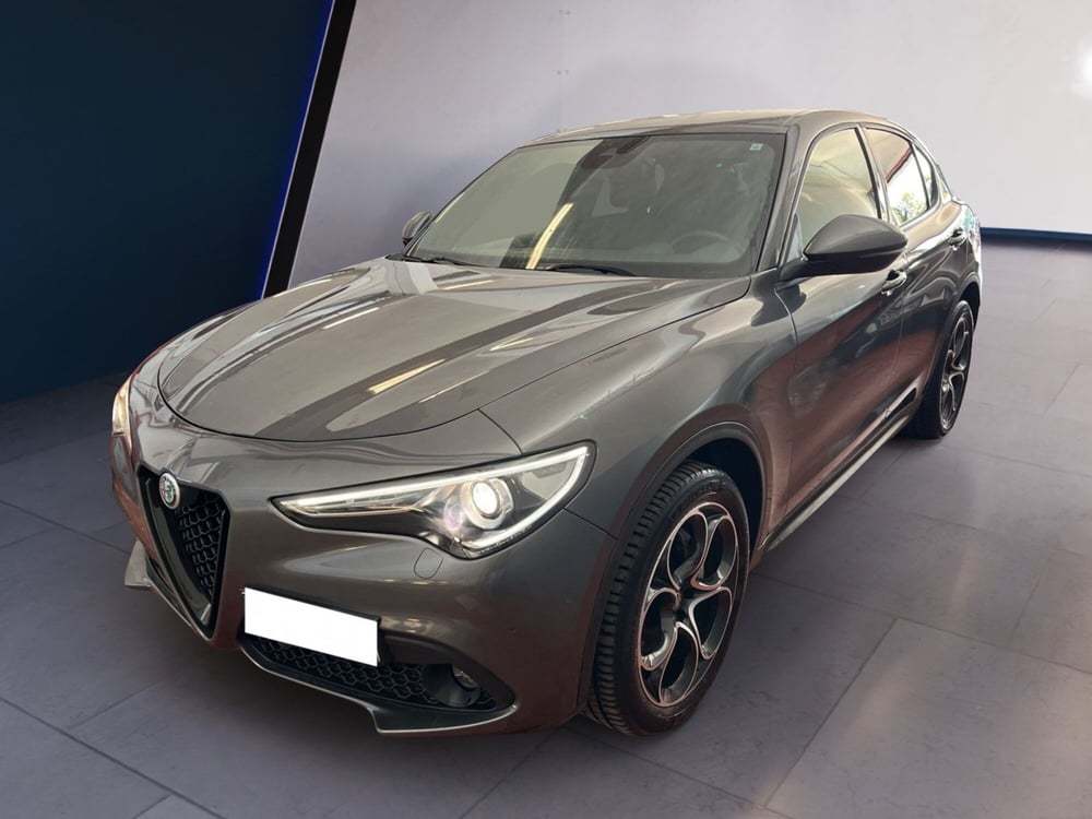 Alfa Romeo Stelvio usata a Torino (3)