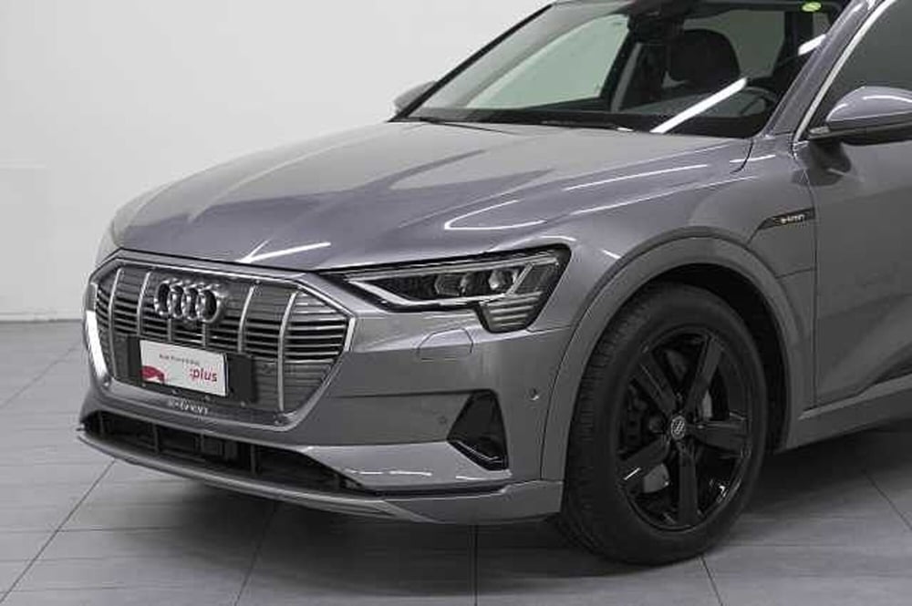 Audi e-tron usata a Como (14)