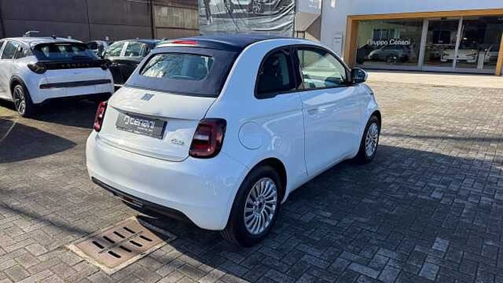 Fiat 500e Cabrio nuova a Milano (5)