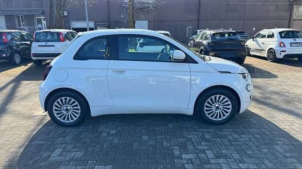 Fiat 500e Cabrio nuova a Milano (6)