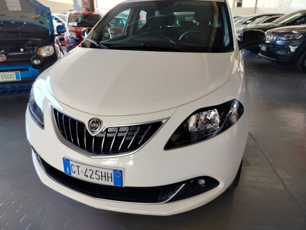 Lancia Ypsilon usata a Forlì-Cesena (4)