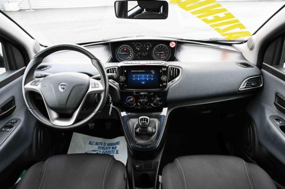 Lancia Ypsilon usata a Torino (11)