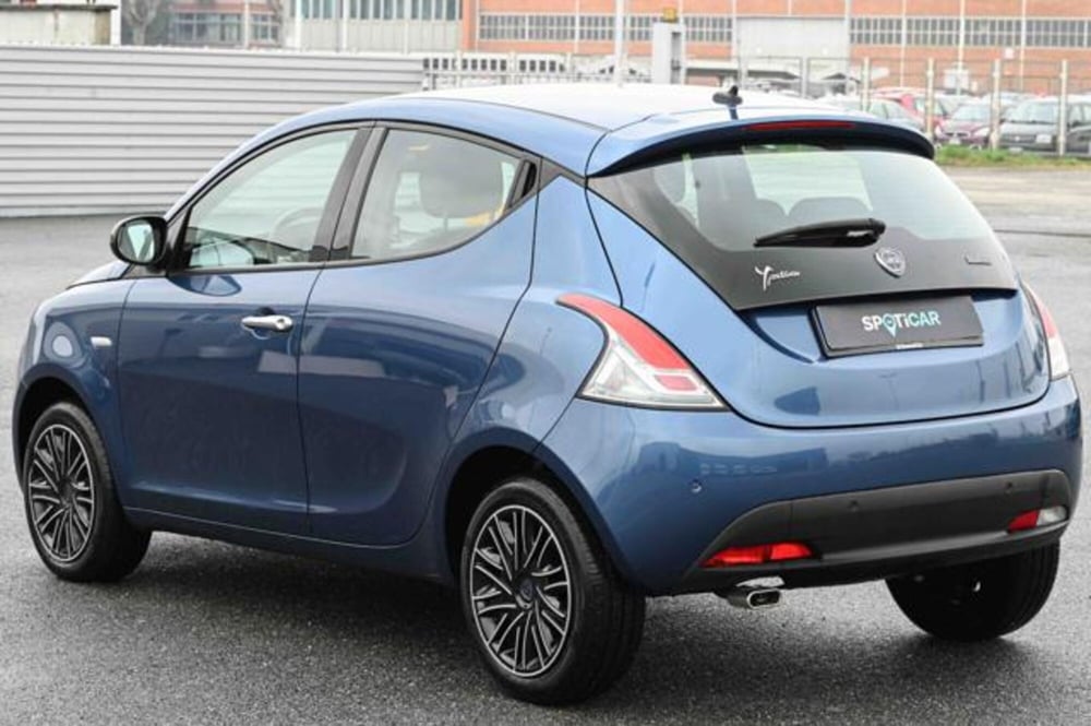 Lancia Ypsilon usata a Torino (7)