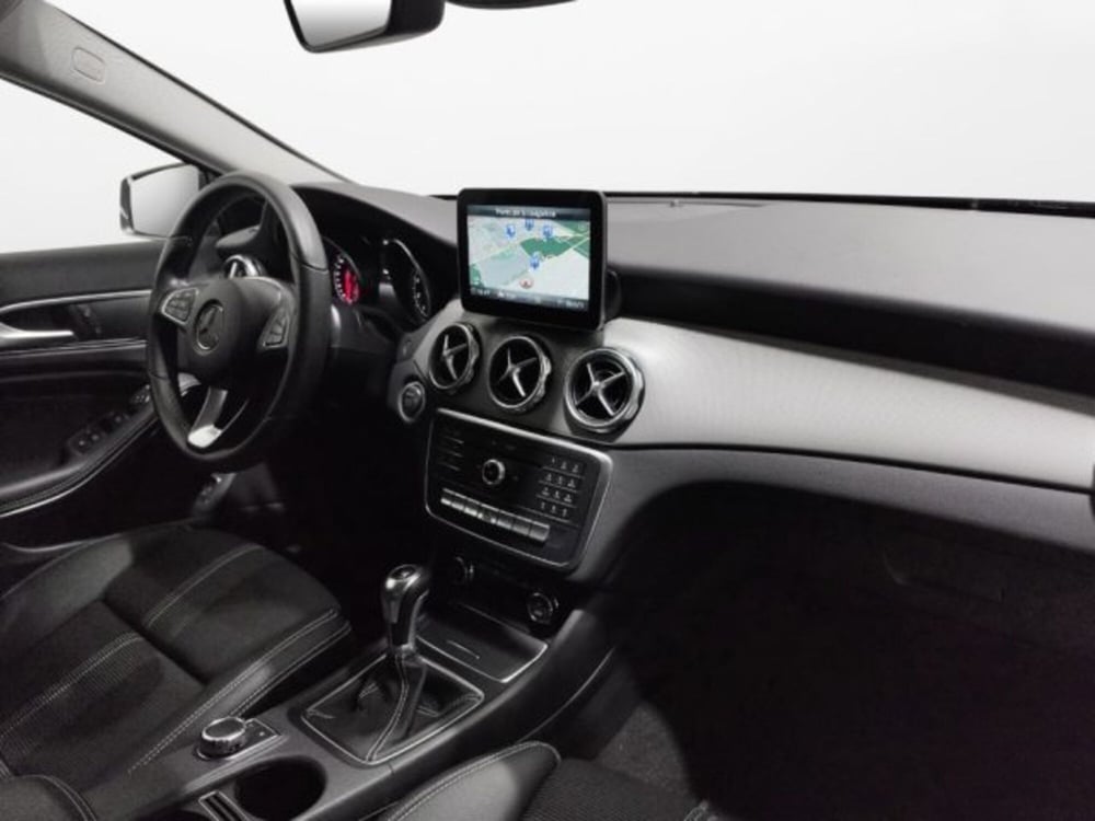 Mercedes-Benz GLA SUV usata a Modena (10)