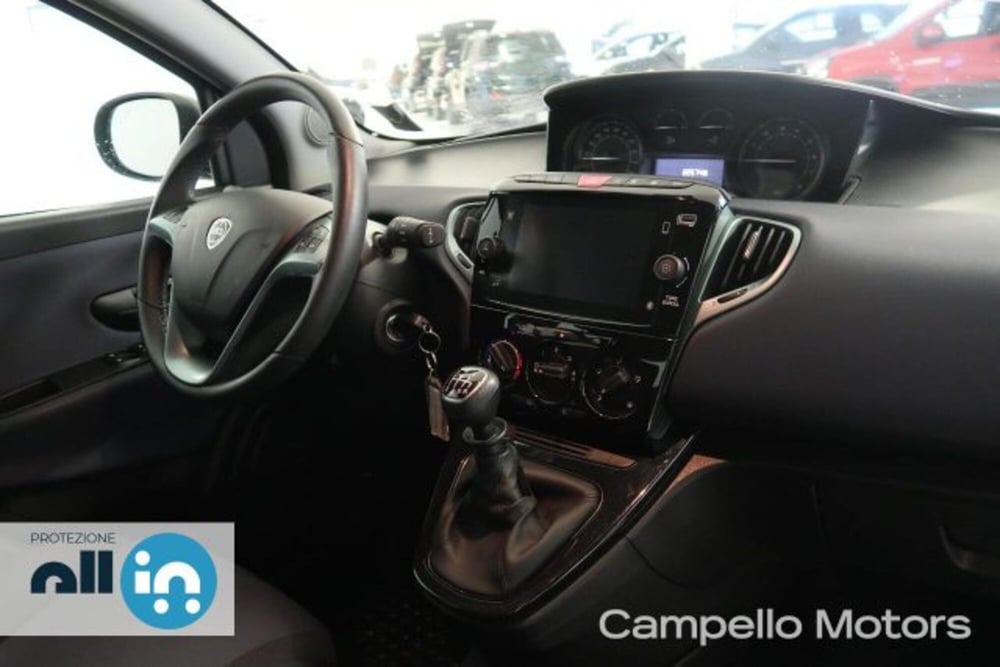 Lancia Ypsilon usata a Venezia (13)