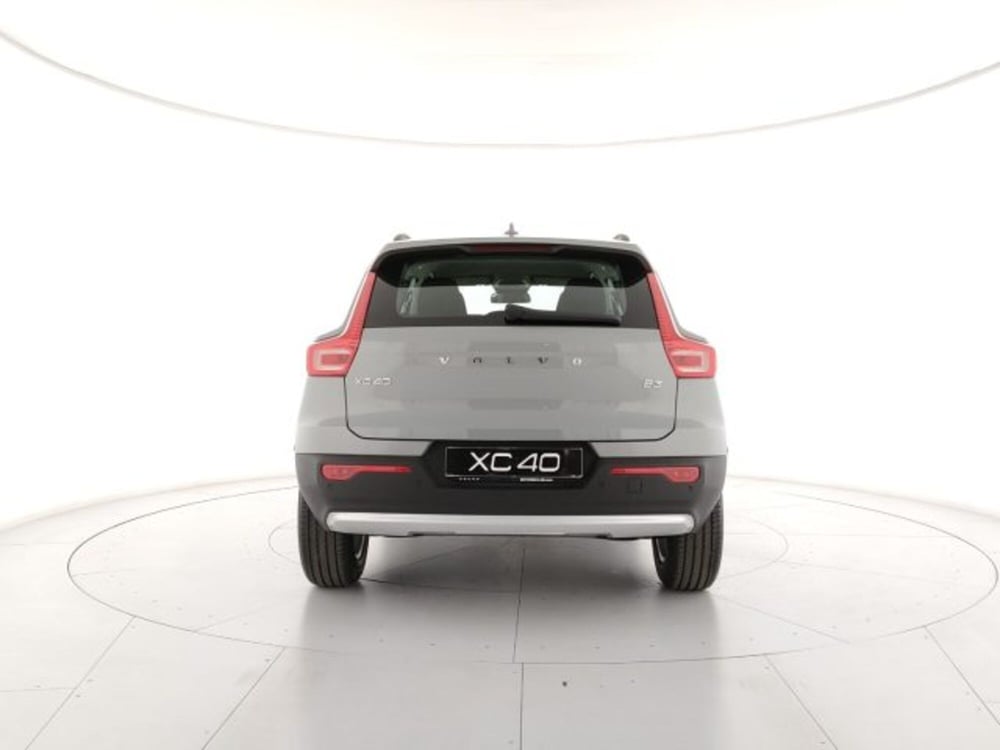 Volvo XC40 nuova a Modena (4)