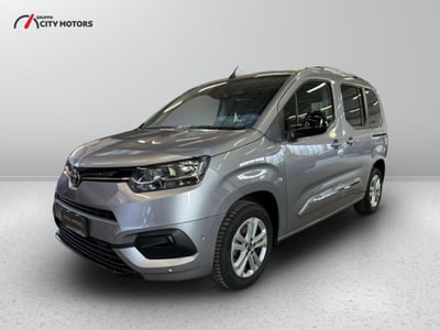 Toyota Proace City Verso City Verso 1.2P 110cv S&amp;S L1 D Executive del 2022 usata a Monza