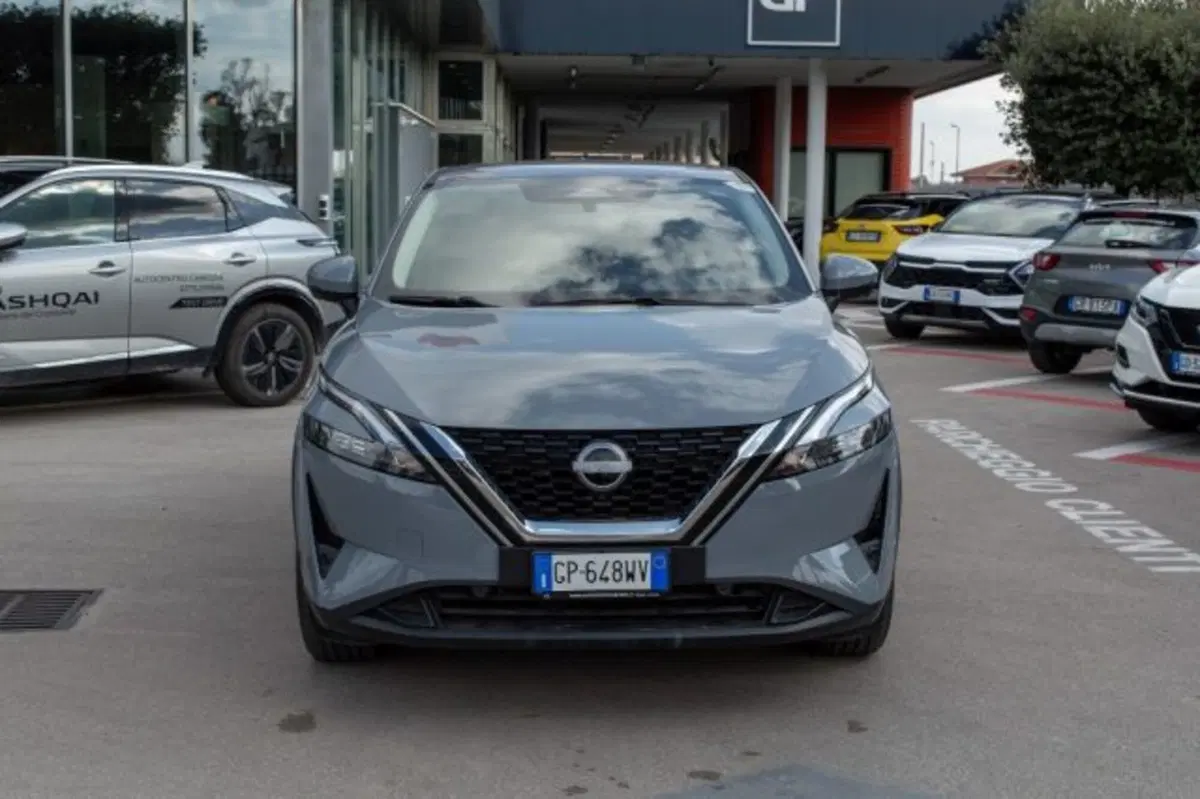 Nissan Qashqai usata a Latina (2)