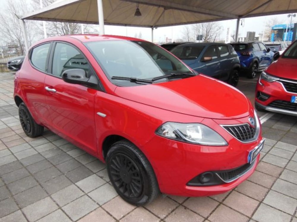 Lancia Ypsilon usata a Pavia (6)