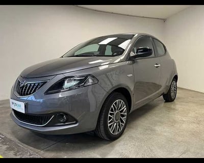 Lancia Ypsilon 1.0 FireFly 5 porte S&amp;S Hybrid Gold Plus del 2023 usata a Solaro