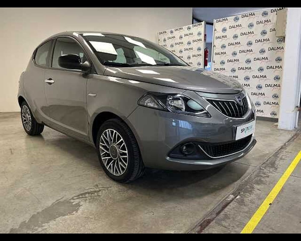 Lancia Ypsilon usata a Milano (3)