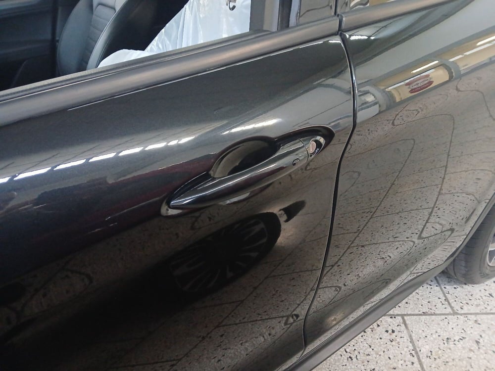 Alfa Romeo Stelvio usata a Lecce (10)