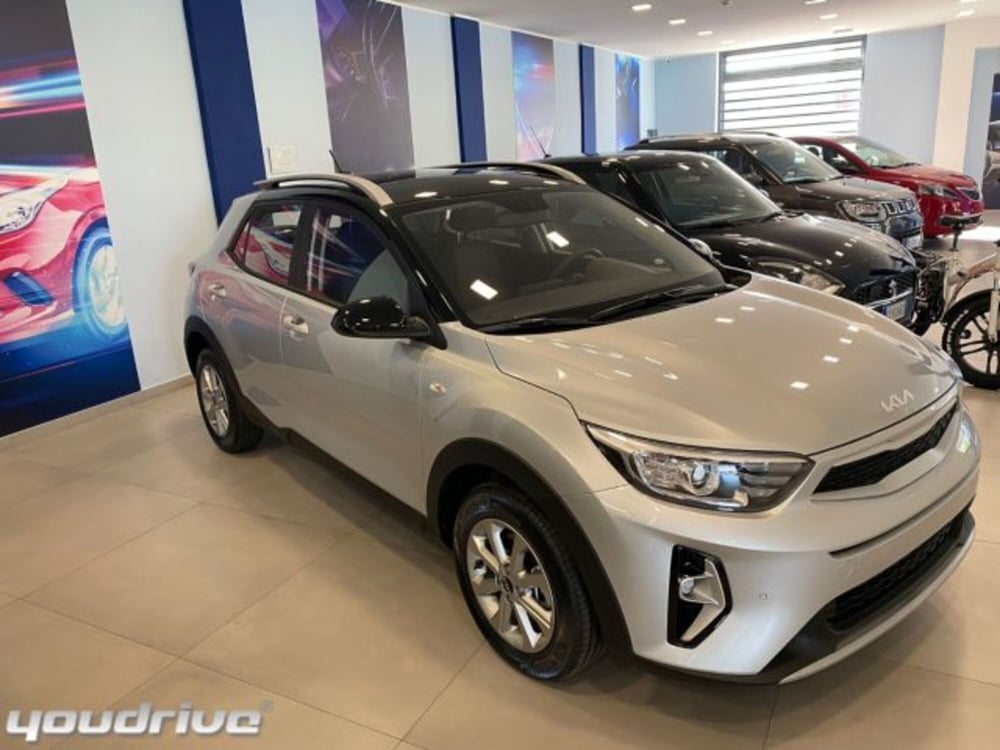 Kia Stonic nuova a Napoli (2)