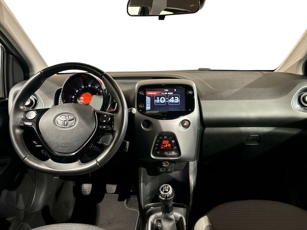 Toyota Aygo usata a Lecco (8)