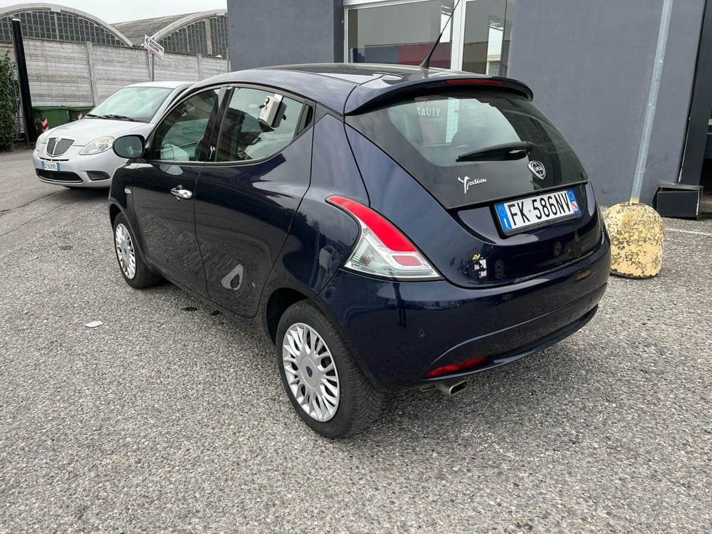 Lancia Ypsilon usata a Milano (6)