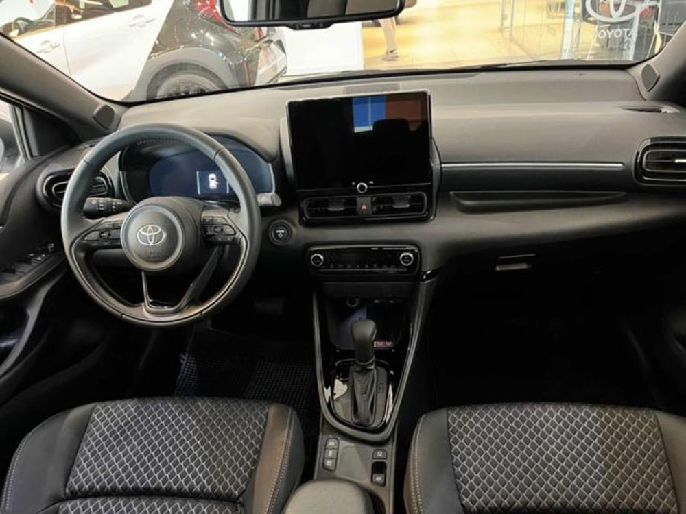 Toyota Yaris Cross nuova a Cuneo (8)