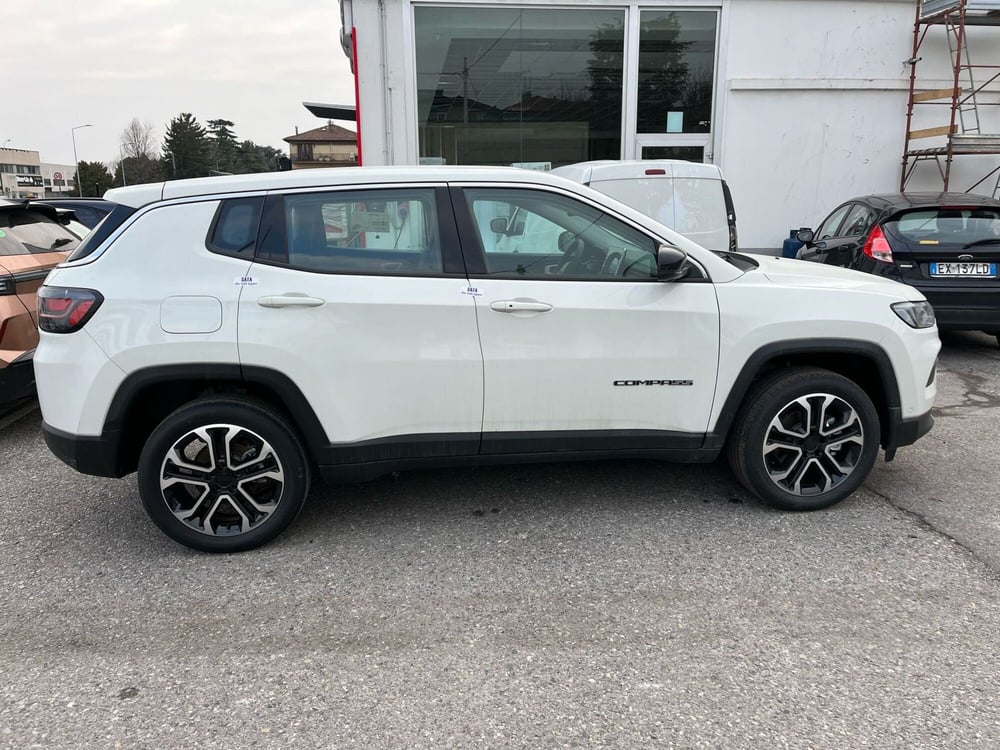 Jeep Compass nuova a Milano (6)