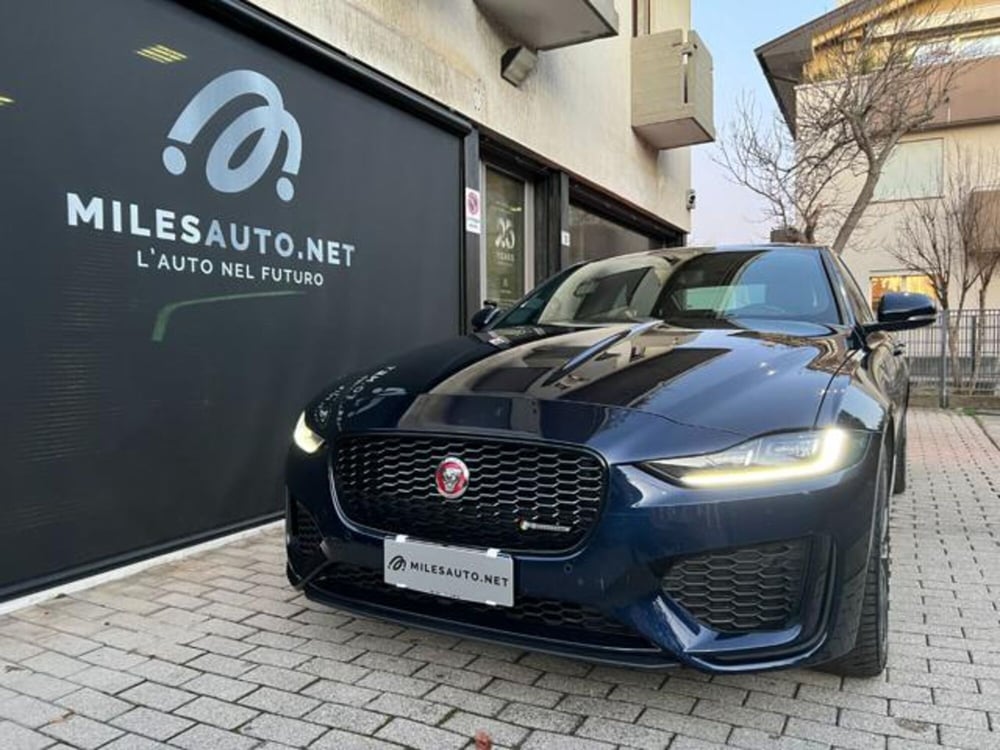 Jaguar XE usata a Padova (12)