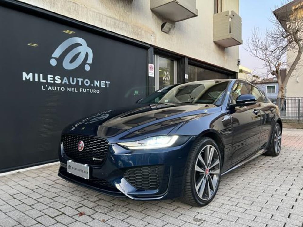 Jaguar XE usata a Padova (9)