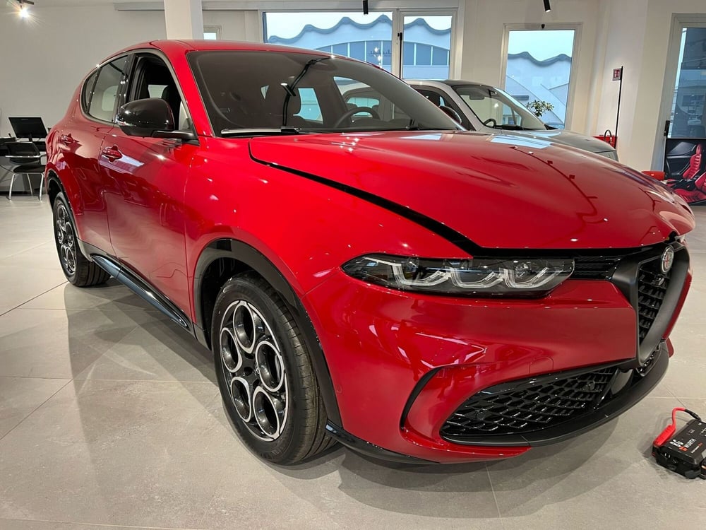 Alfa Romeo Tonale nuova a Milano (2)