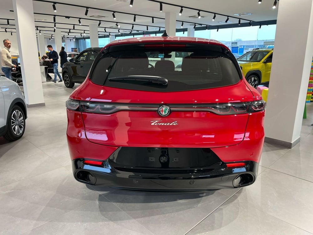 Alfa Romeo Tonale nuova a Milano (4)