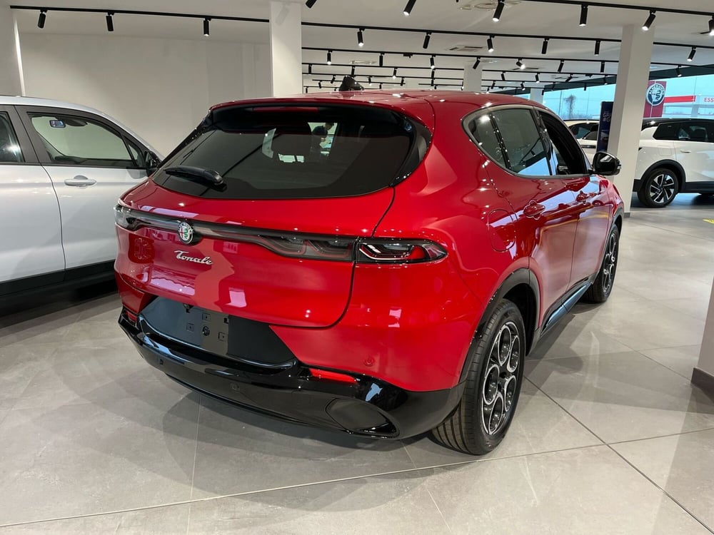 Alfa Romeo Tonale nuova a Milano (8)