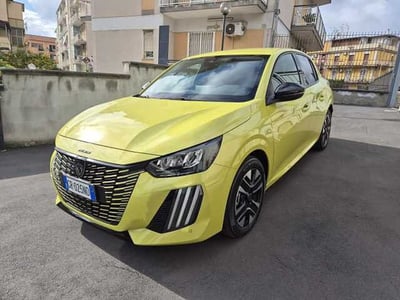 Peugeot 208 50 kWh E-Style del 2023 usata a Riposto