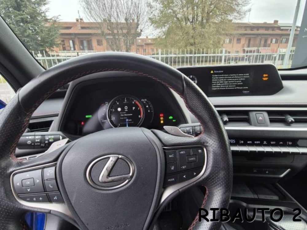 Lexus UX usata a Cuneo (12)