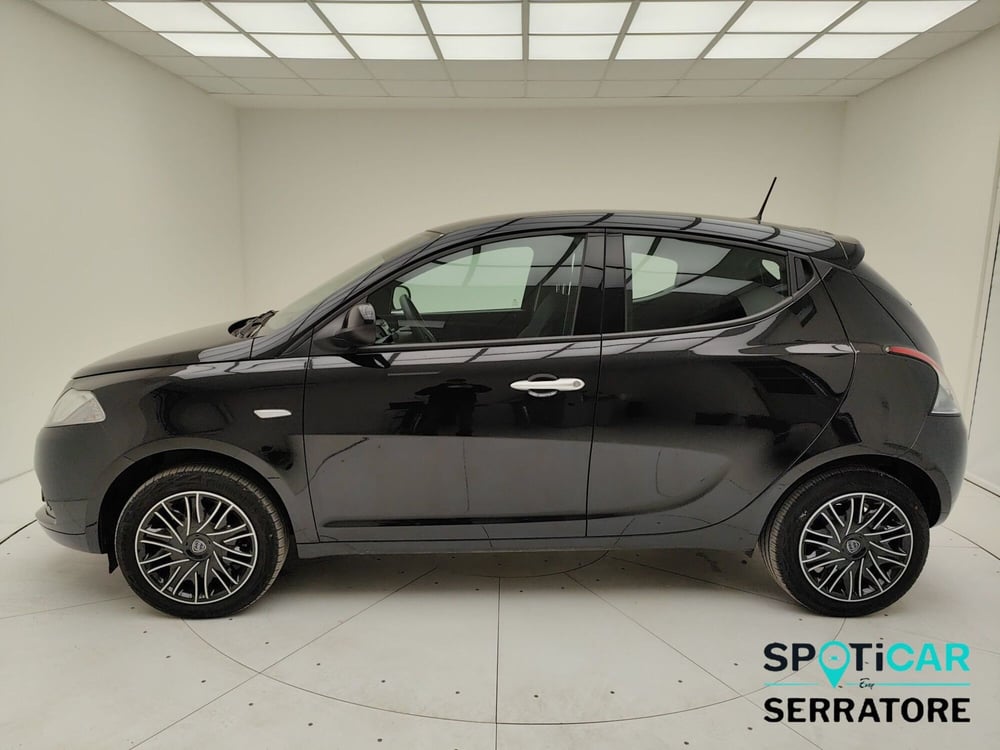 Lancia Ypsilon usata a Como (4)