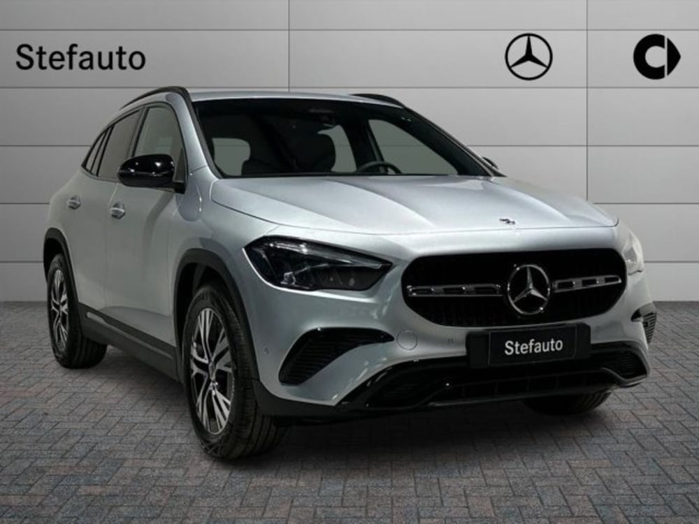 Mercedes-Benz GLA SUV nuova a Bologna