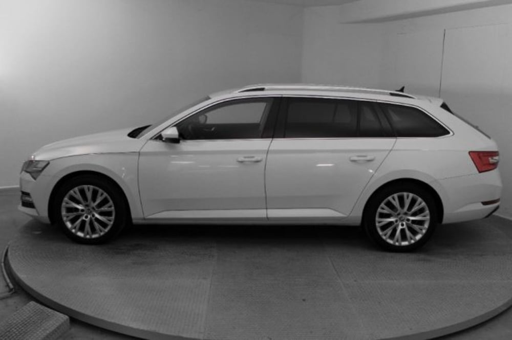 Skoda Superb Station Wagon usata a Novara (3)