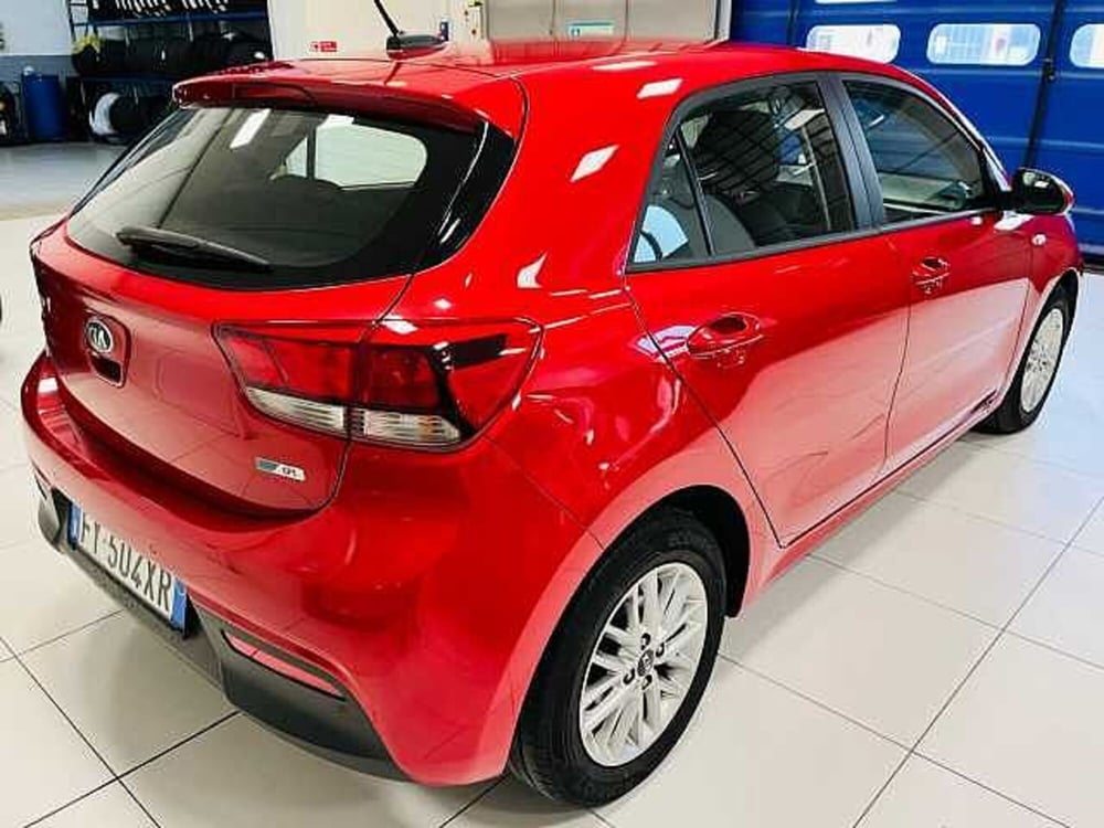 Kia Rio usata a Milano (4)