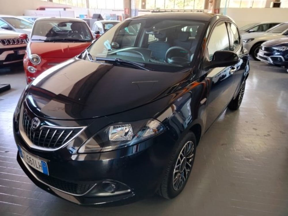 Lancia Ypsilon usata a Forlì-Cesena (12)